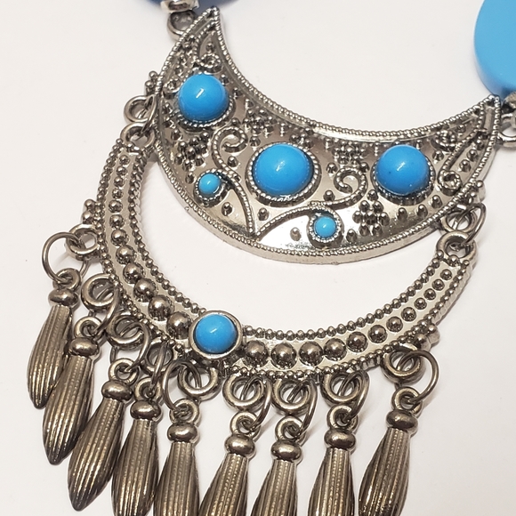 Beautiful Blue Beaded Blooming Squash STYLE Necklace - Picture 2 of 9